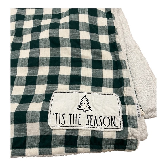 Rae Dunn "Tis The Season" green and white buffalo check sherpa throw blanket - Picture 2 of 4
